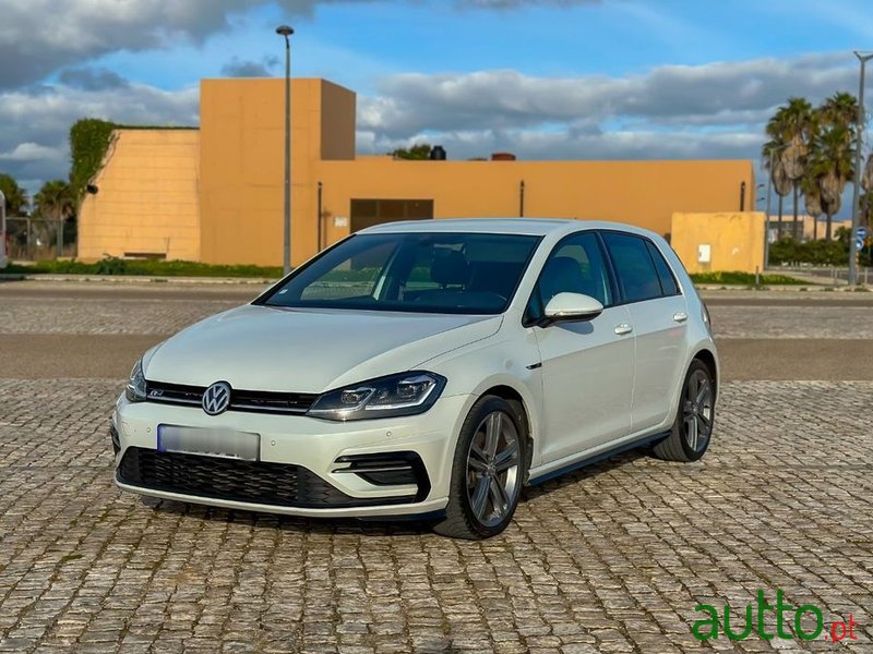 2018' Volkswagen Golf photo #1