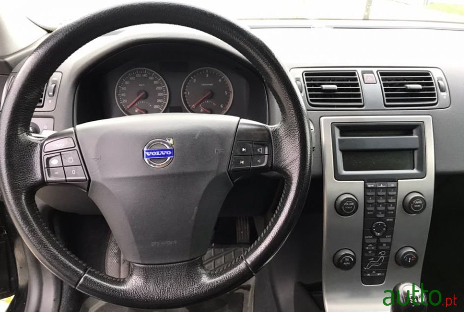 2005' Volvo S40 photo #3