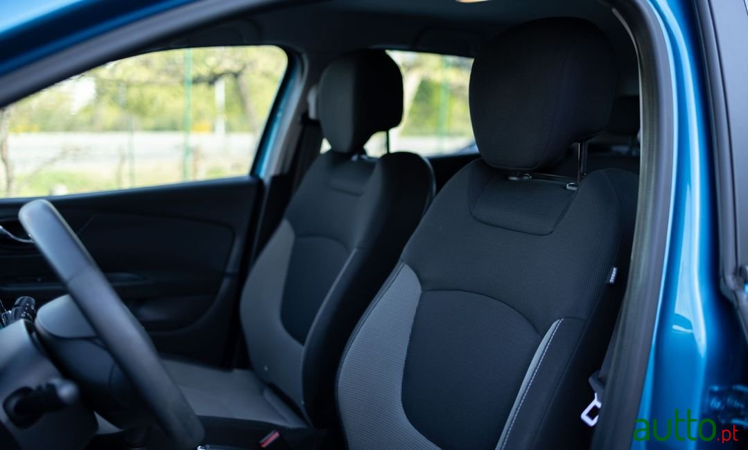 2013' Renault Captur photo #5