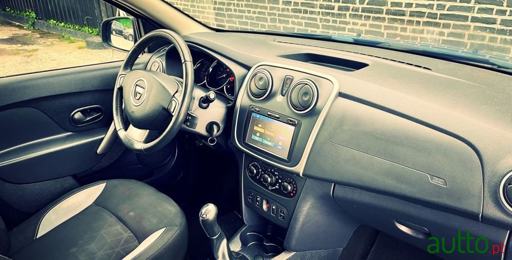 2016' Dacia Sandero 0.9 Tce Stepway photo #2