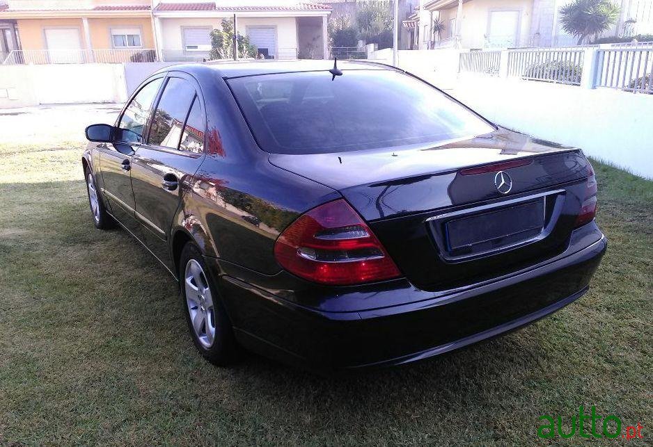 2003' Mercedes-Benz E-220 photo #1