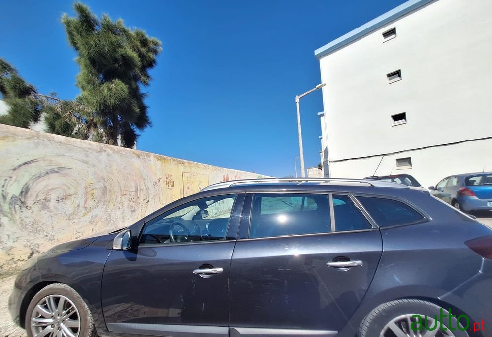 2010' Renault Mégane Sport Tourer photo #4