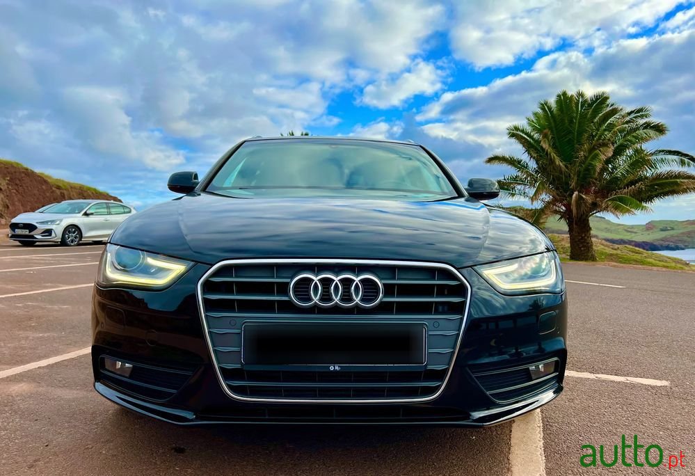 2013' Audi A4 Avant photo #3