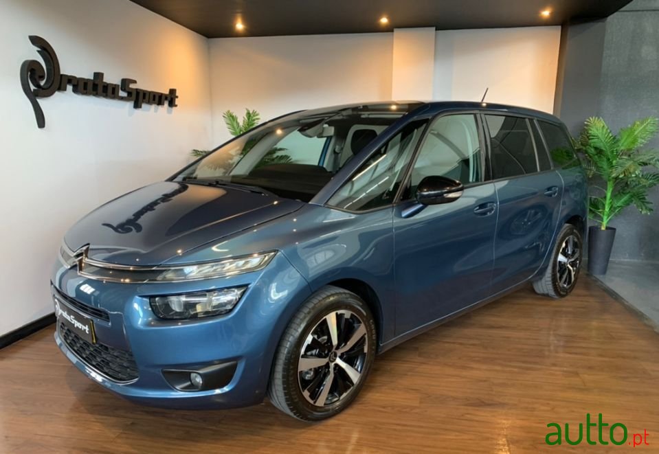 2016' Citroen C4 Grand Picasso photo #3