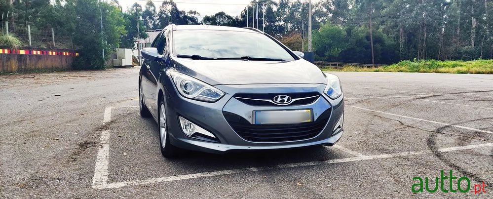 2013' Hyundai i40 Sw photo #2