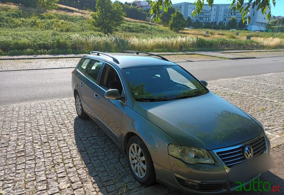 2006' Volkswagen Passat Variant photo #1