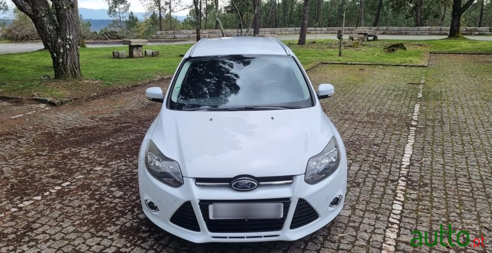 2011' Ford Focus Sw photo #3