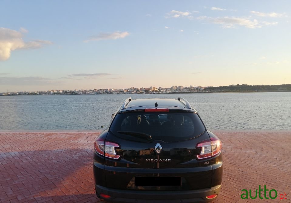 2015' Renault Megane Sport Tourer photo #3