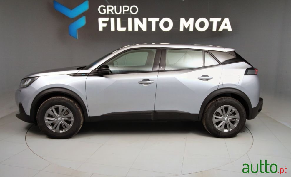 2023' Peugeot e-2008 photo #5