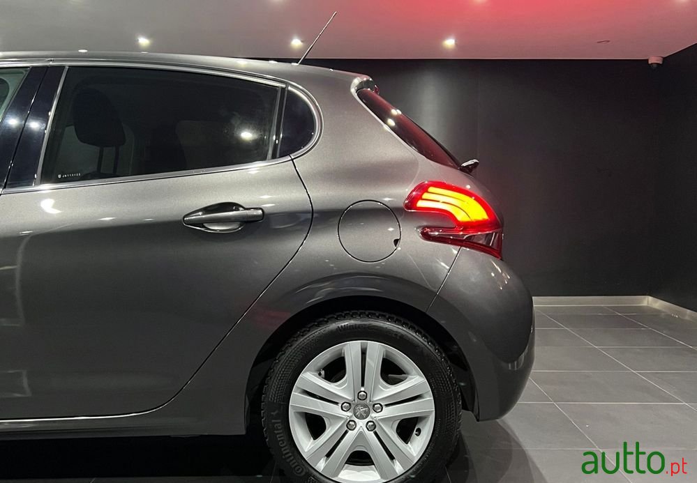 2018' Peugeot 208 photo #5