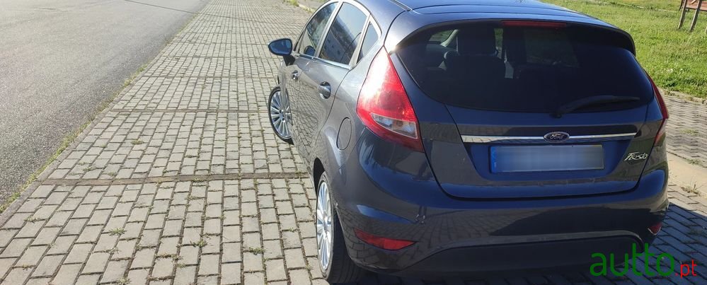 2010' Ford Fiesta 1.25 Titanium photo #2