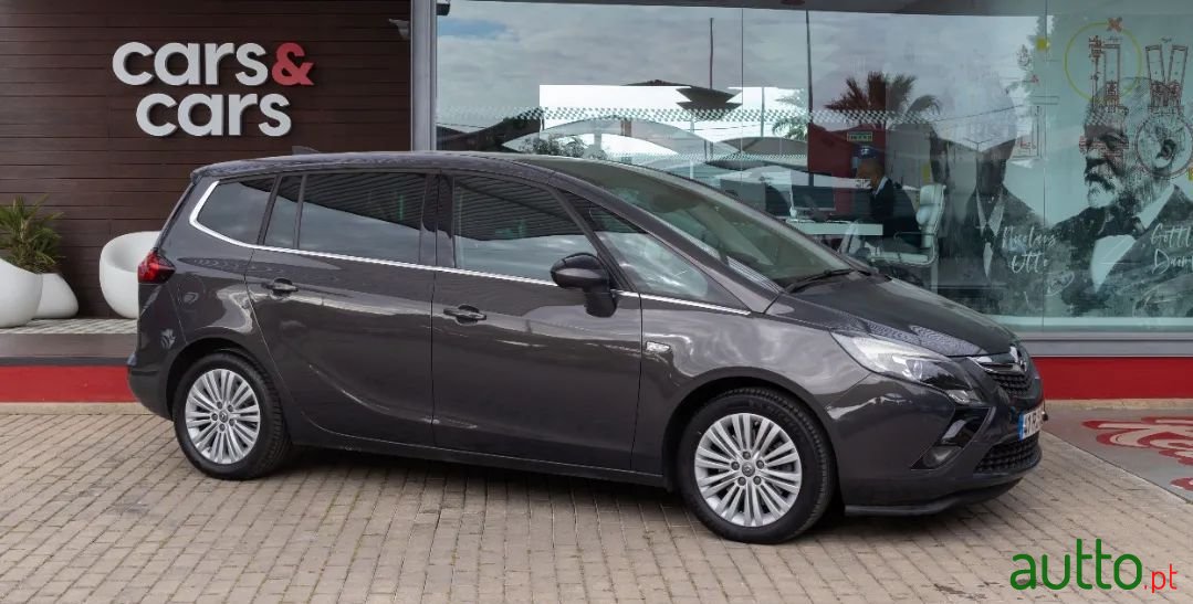 2016' Opel Zafira photo #1