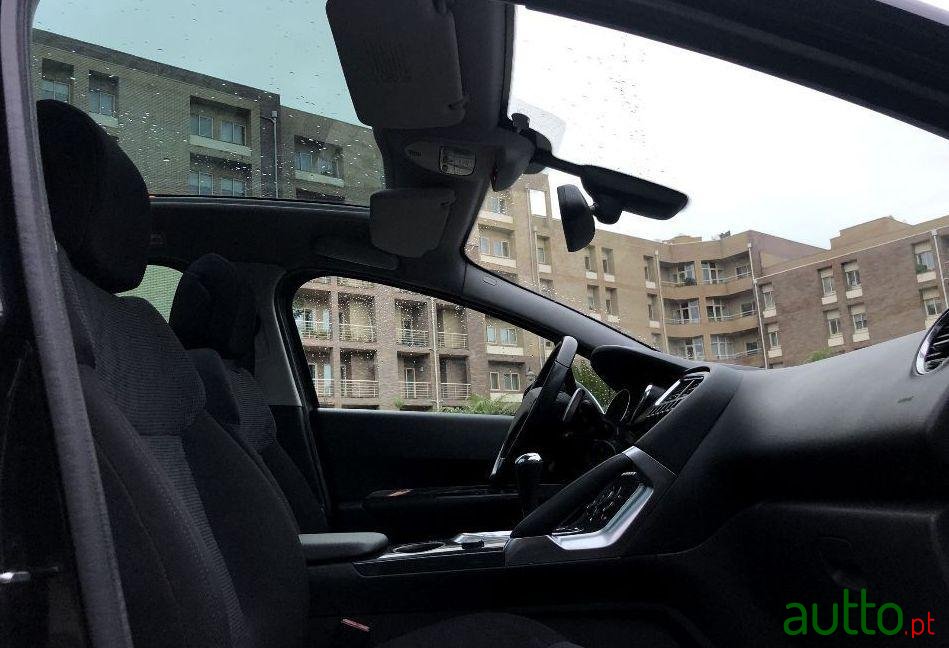 2010' Peugeot 3008 photo #1