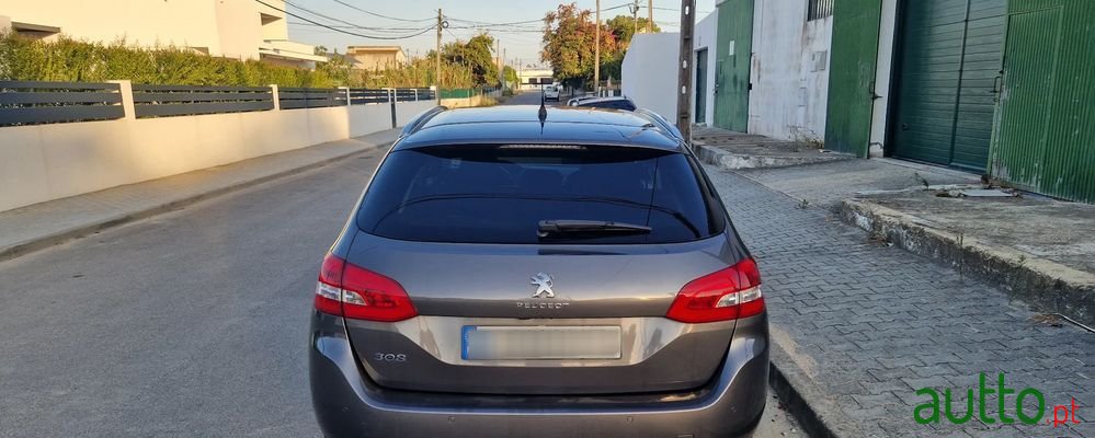 2019' Peugeot 308 Sw photo #2