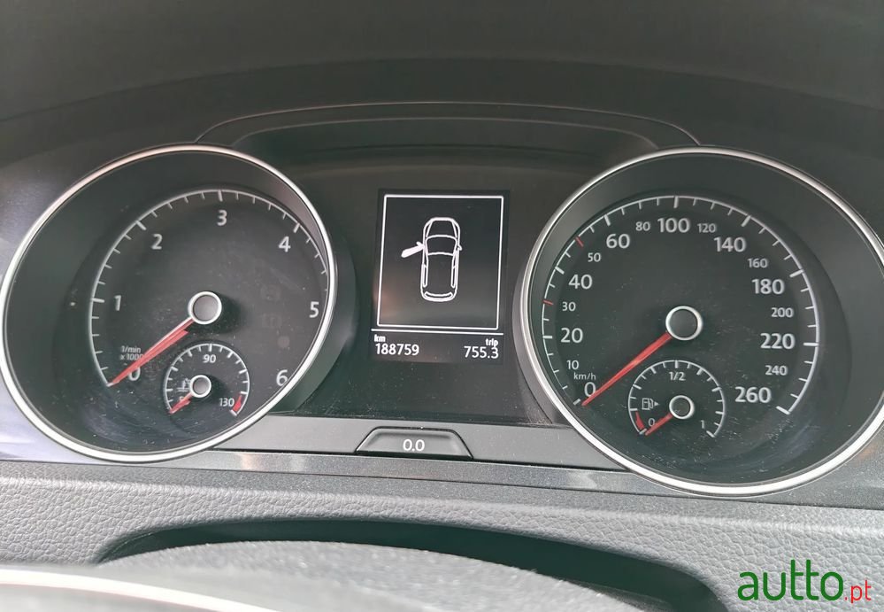 2018' Volkswagen Golf photo #2