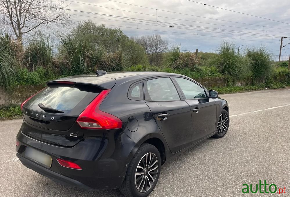 2016' Volvo V40 photo #6