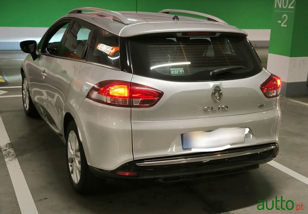 2017' Renault Clio Sport Tourer photo #6