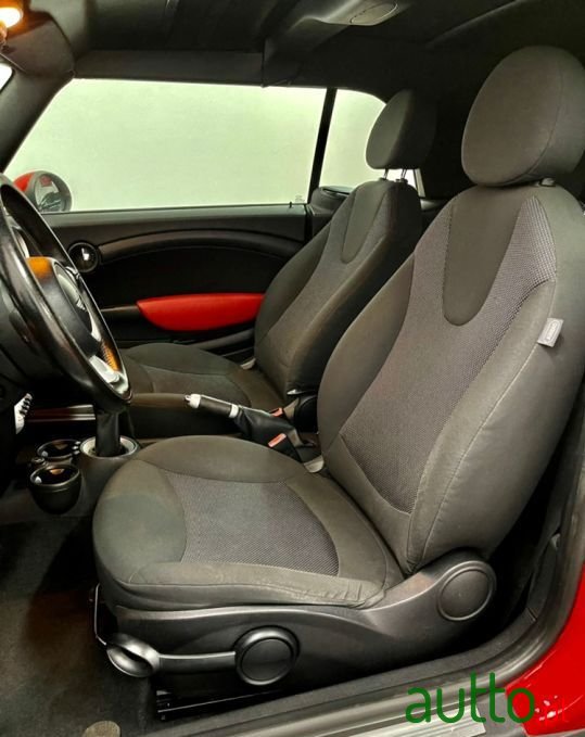 2009' MINI Cabrio photo #4