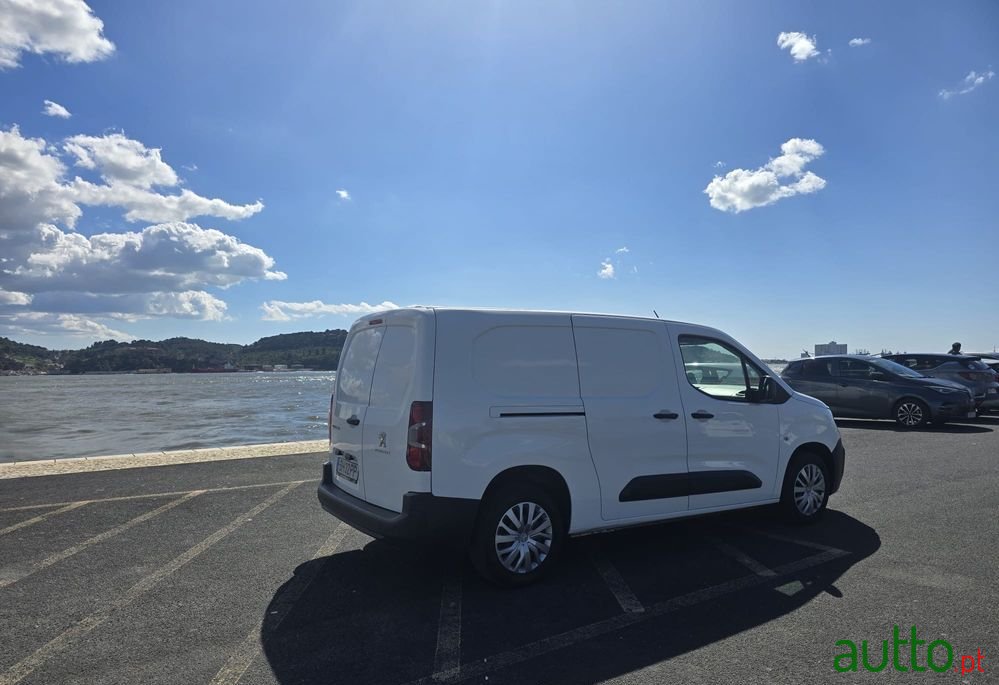 2019' Peugeot Partner photo #6