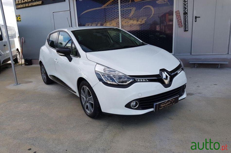 2015' Renault Clio Dynamique S photo #1