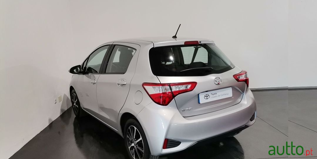 2020' Toyota Yaris photo #4