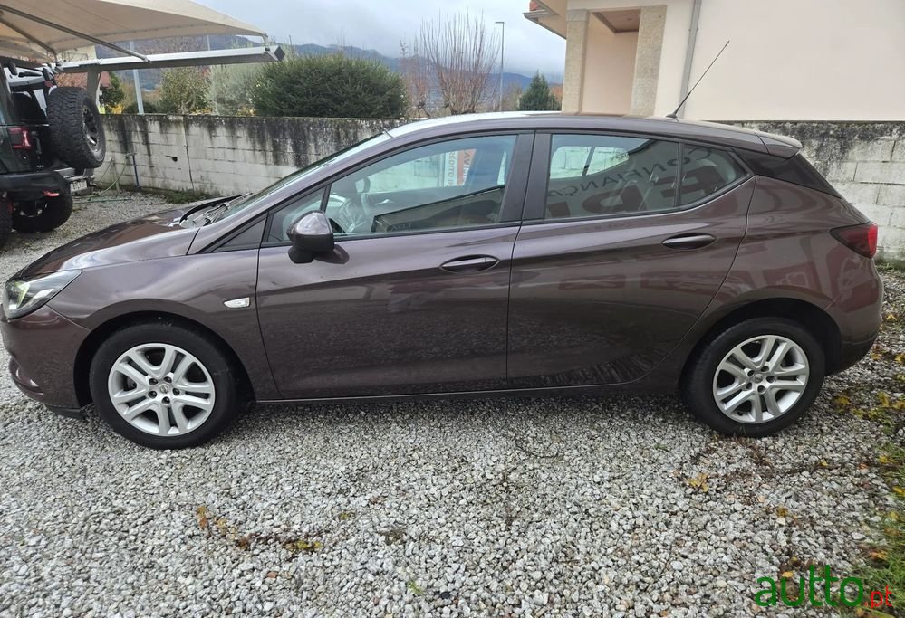 2016' Opel Astra photo #4