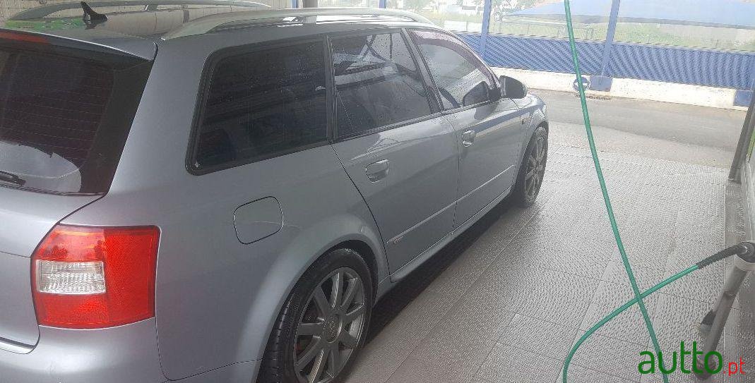 2003' Audi A4 Avant photo #2