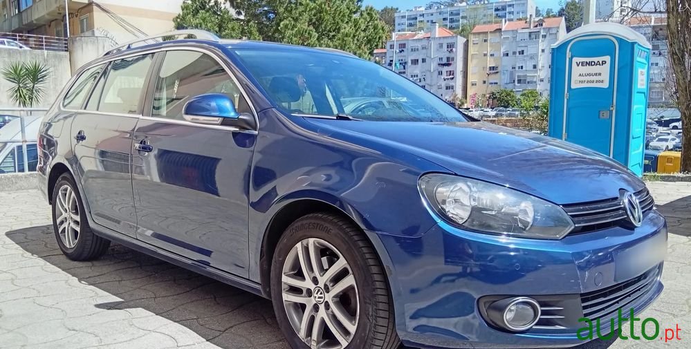 2010' Volkswagen Golf Variant photo #1