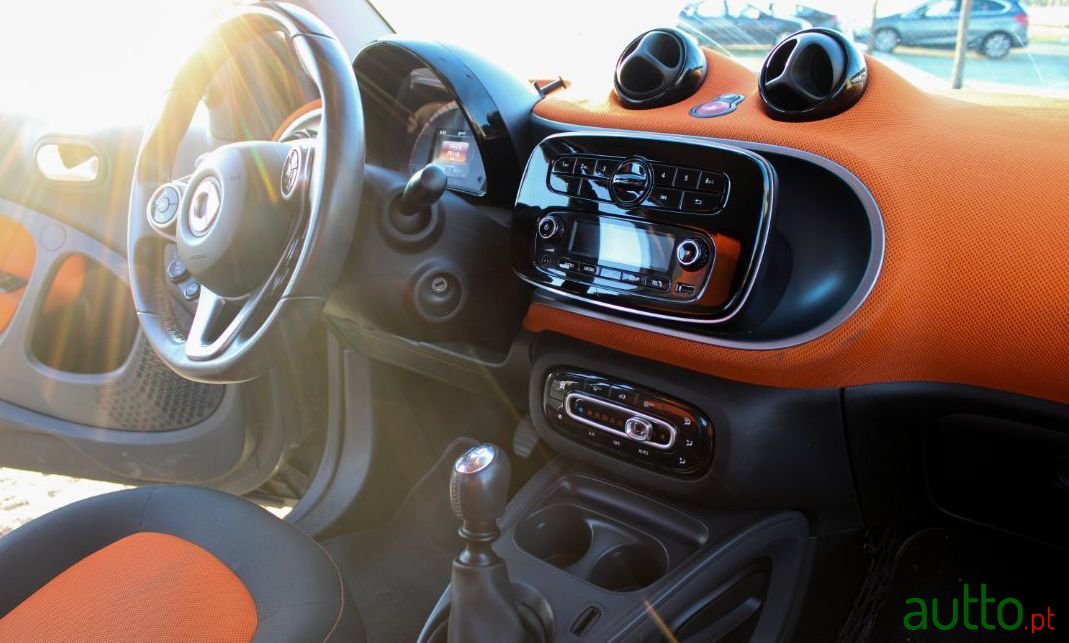 2015' Smart Fortwo photo #3