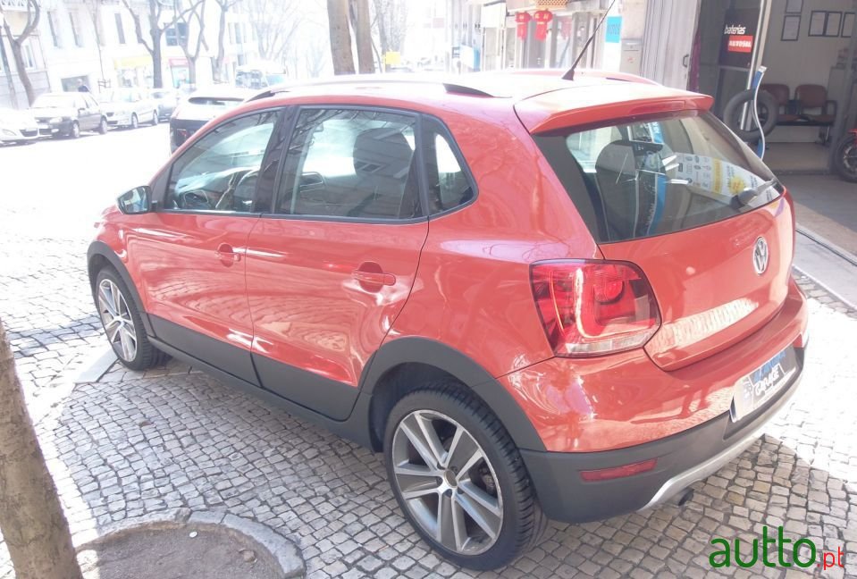 2010' Volkswagen Polo photo #4