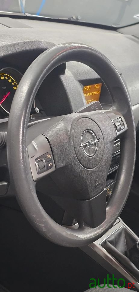2006' Opel Astra photo #5