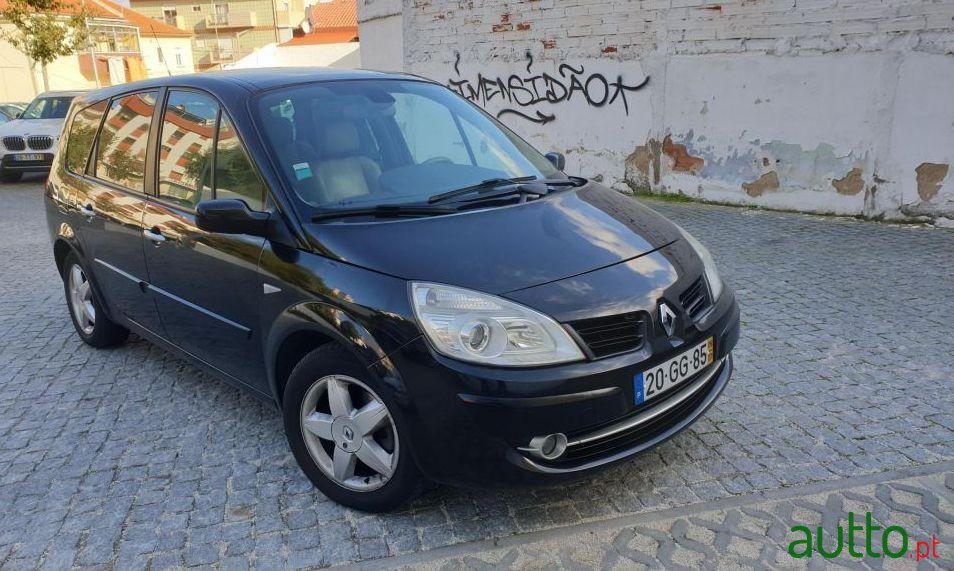 2008' Renault Grand Scenic photo #5