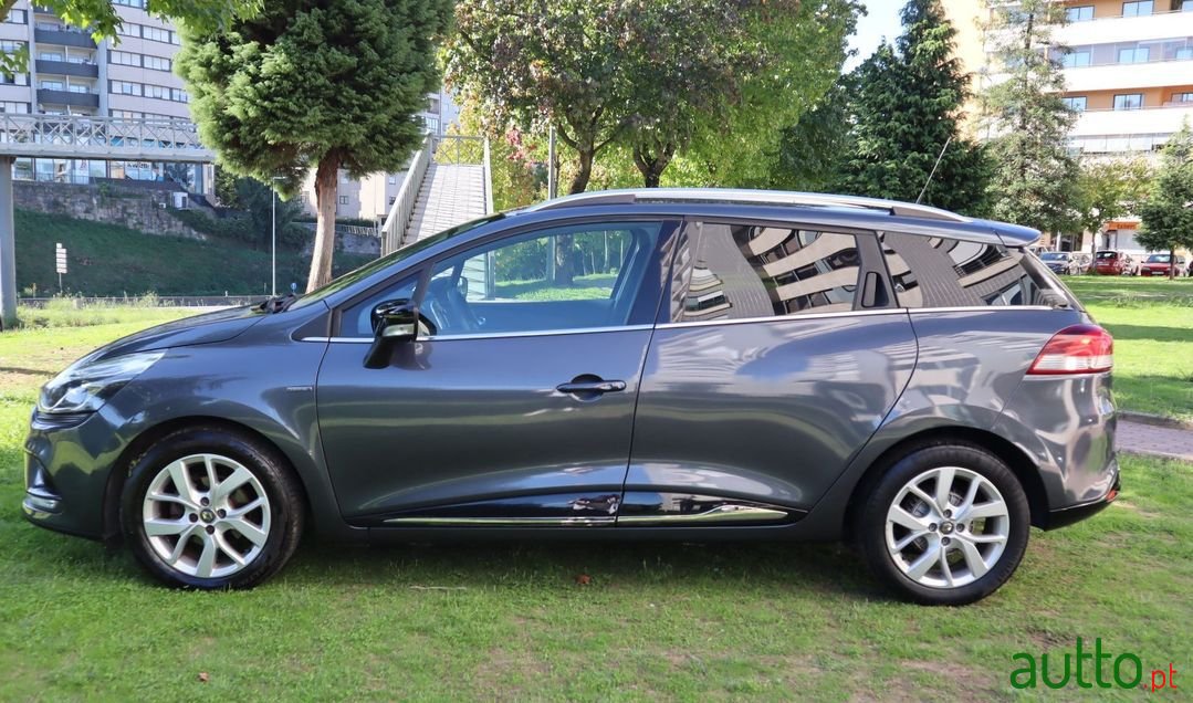 2019' Renault Clio Sport Tourer photo #4