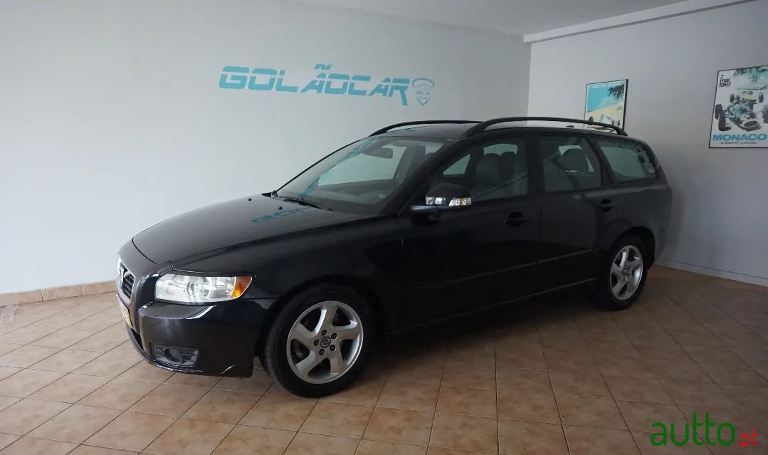 2010' Volvo V50 photo #1