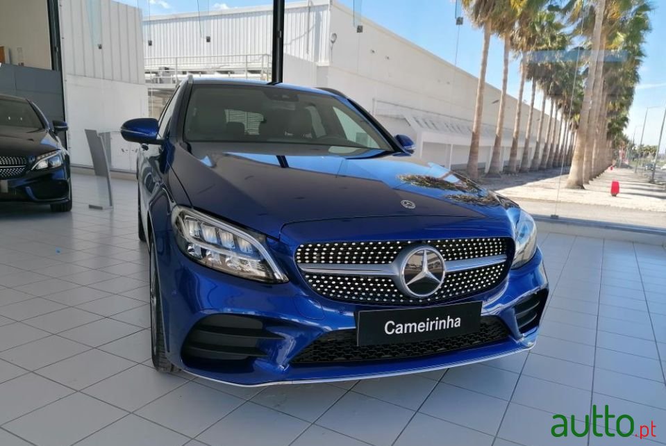 2020' Mercedes-Benz C-300 photo #3