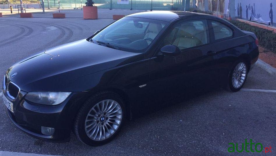 2009' BMW 320 Coupe Sport photo #1