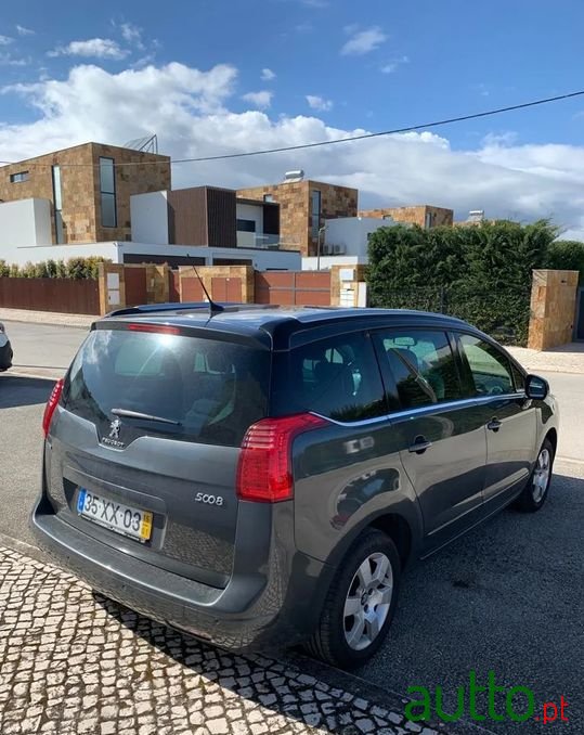 2015' Peugeot 5008 photo #4