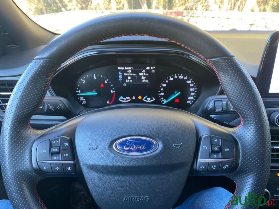 2020' Ford Focus photo #6