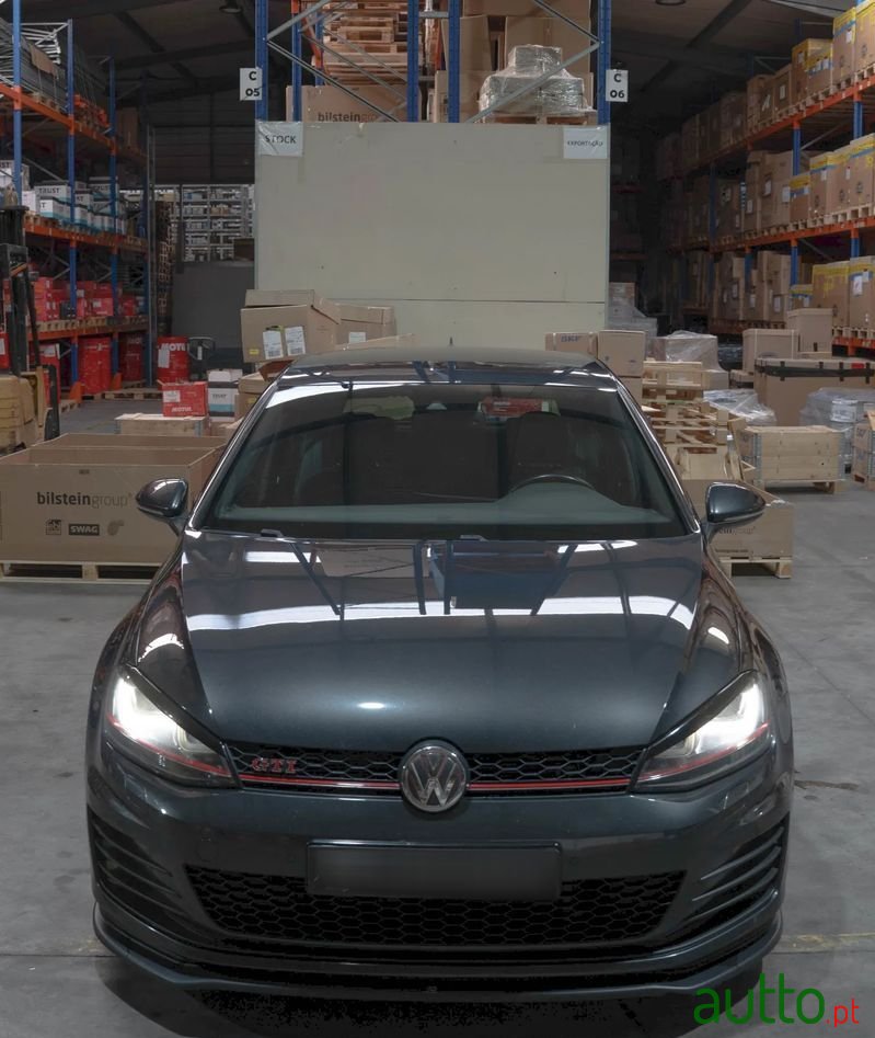 2016' Volkswagen Golf photo #5