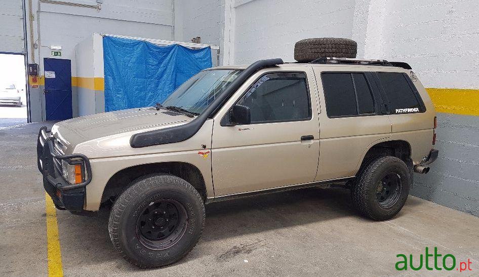 1991' Nissan Pathfinder photo #3