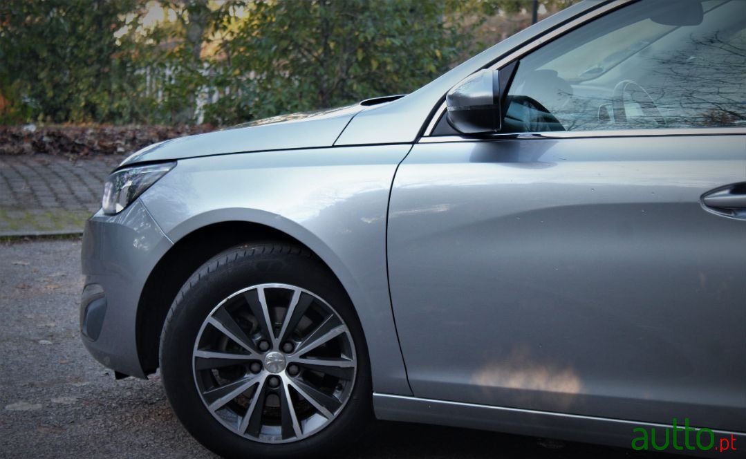 2016' Peugeot 308 Sw photo #2