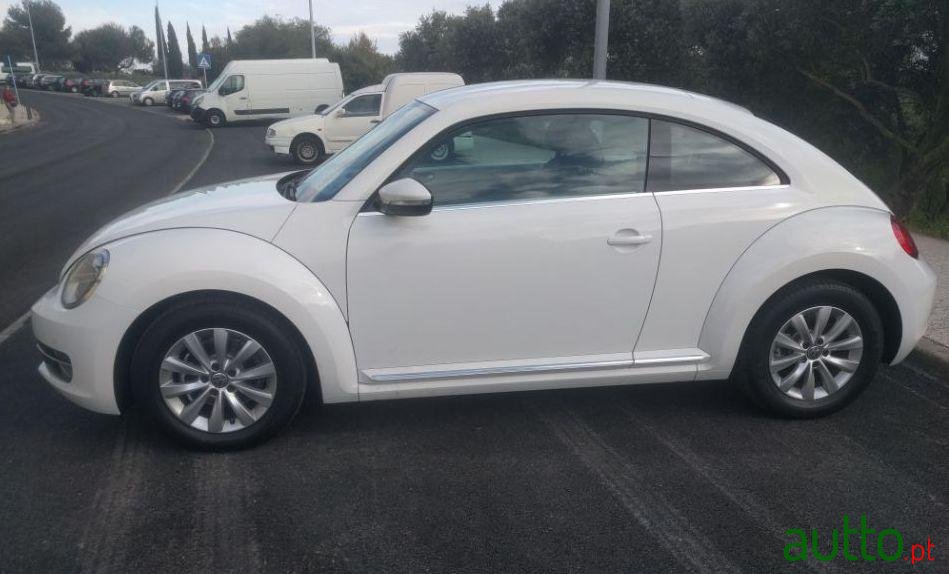 2012' Volkswagen New Beetle photo #3