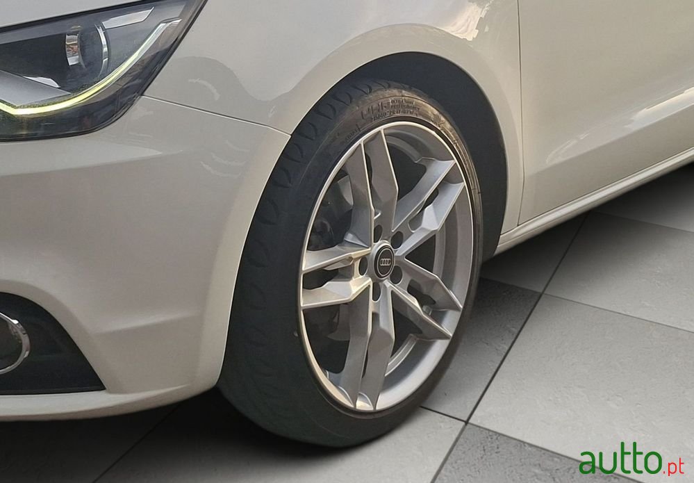 2011' Audi A1 photo #6