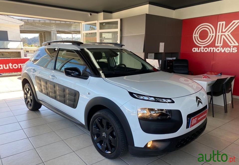 2015' Citroen C4 Cactus photo #3