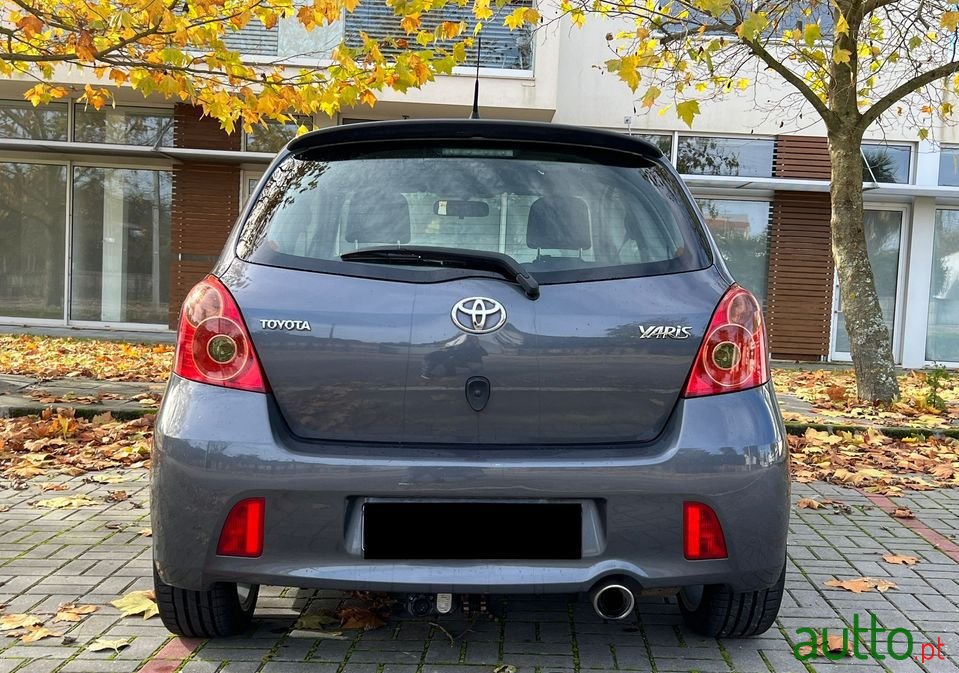 2008' Toyota Yaris photo #5