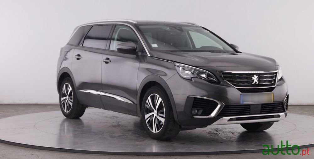 2019' Peugeot 5008 photo #2