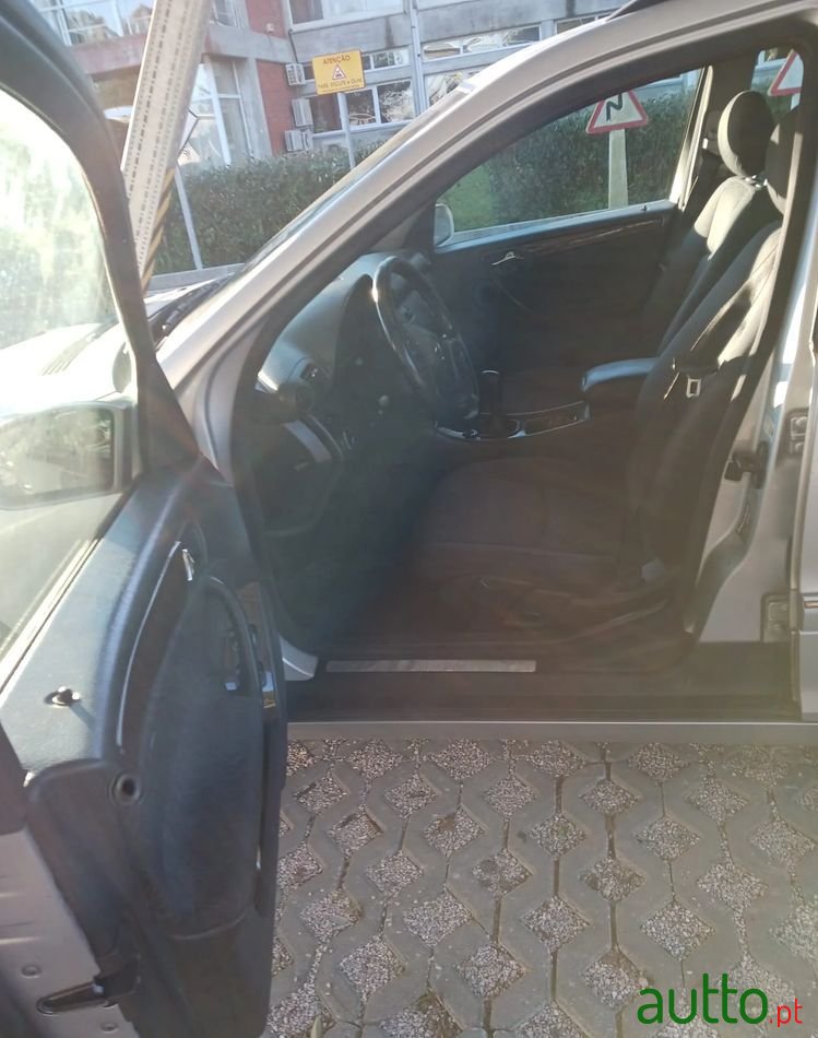 2002' Mercedes-Benz C 220 photo #5