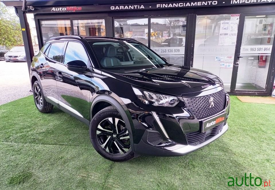 2020' Peugeot 2008 photo #1