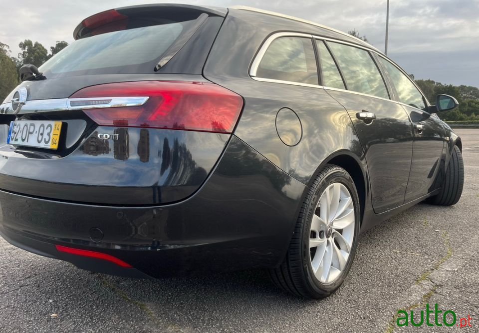 2014' Opel Insignia Sports Tourer photo #2