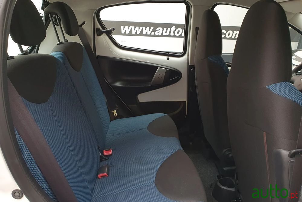 2013' Toyota Aygo 1.0 + Ac photo #4